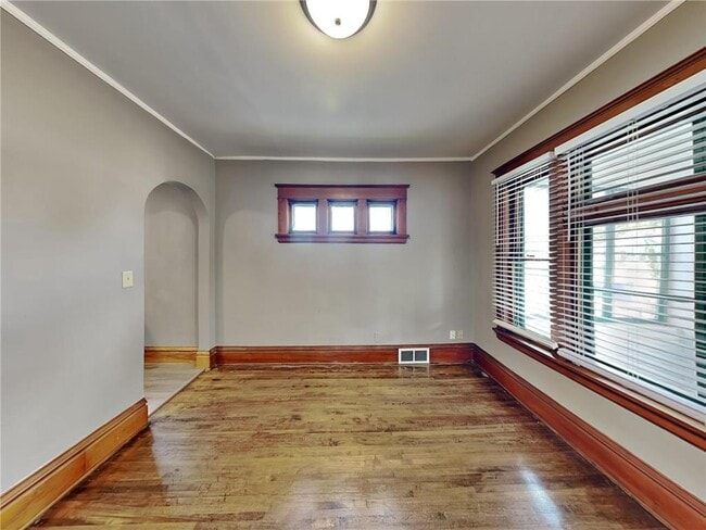 Building Photo - 1403 Barclay St