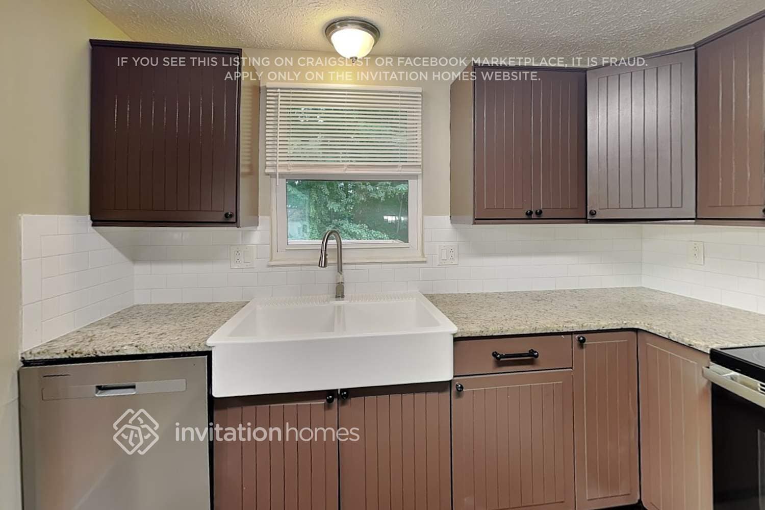 Building Photo - 390 Hembree Forest Cir