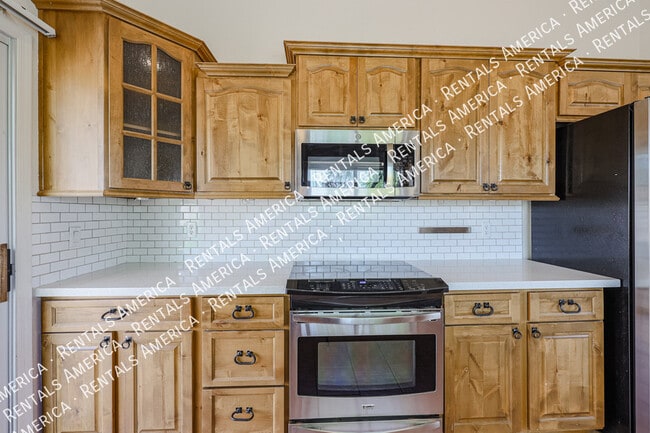 Building Photo - 1218 W Rose Marie Ln