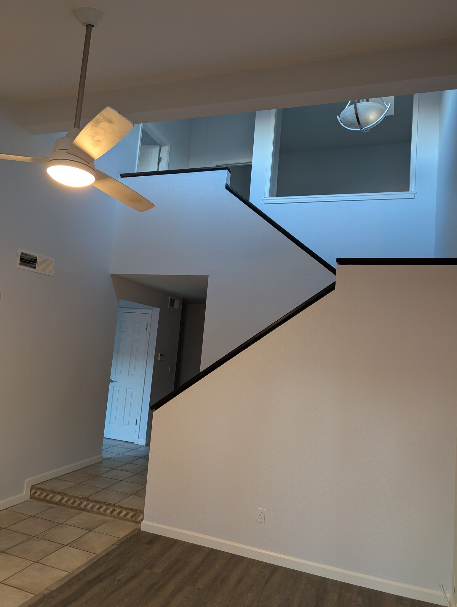 Building Photo - 3301 E Kelton Ln
