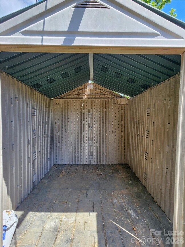 Building Photo - 127 Poplar St