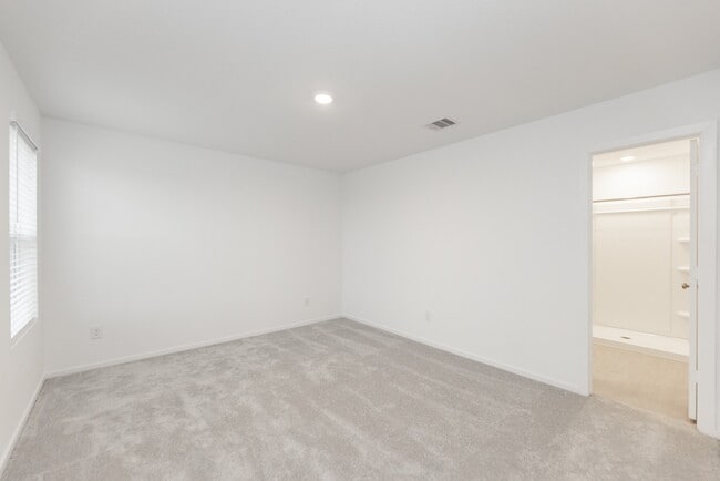 Building Photo - 28903 Great Cyn Dr