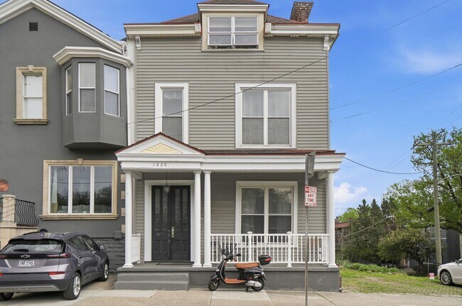 Building Photo - 1220 Louden St