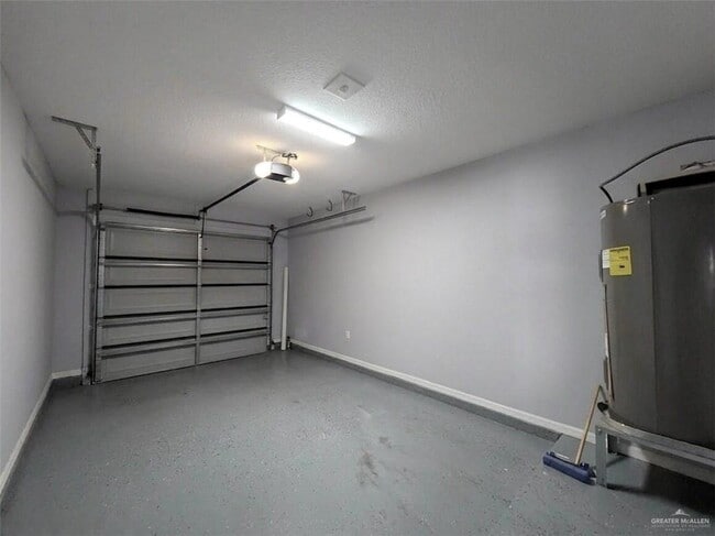 Building Photo - 17 Saketa Ln