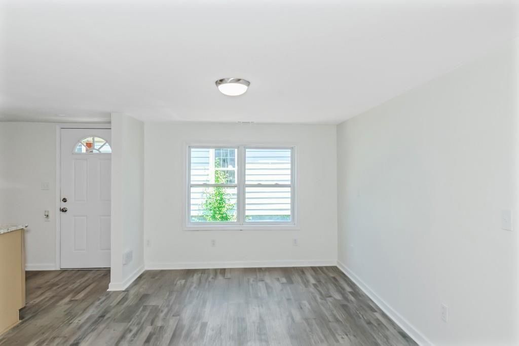 Building Photo - 204 Mill