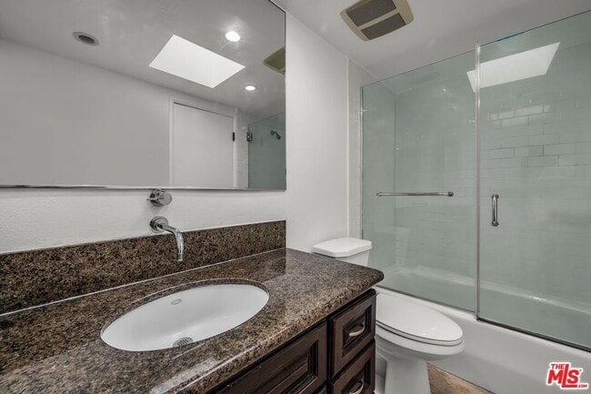 Building Photo - 7301 Vista Del Mar
