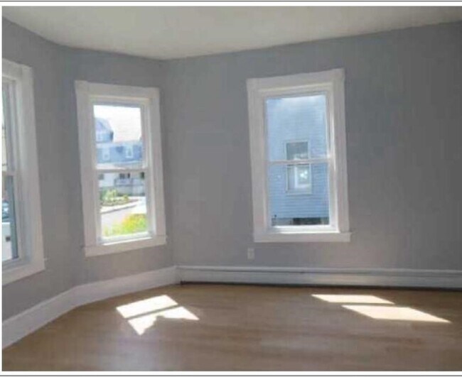 Building Photo - 27 Burtt St