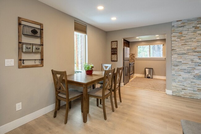 Building Photo - Tahoe Donner- Long Term Rental $2900