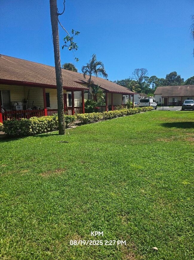 Building Photo - 1305 Rosewood Villa Ln