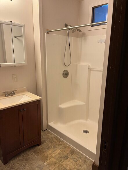 Nathroom - 117 N Front St