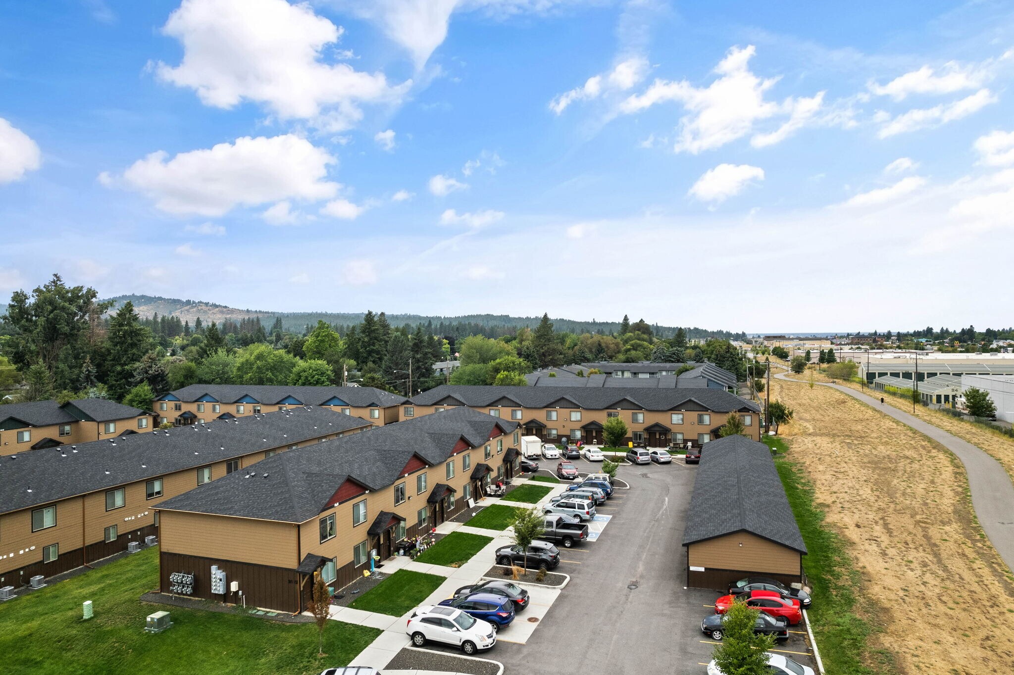 Building Photo - 304 S Skipworth Rd