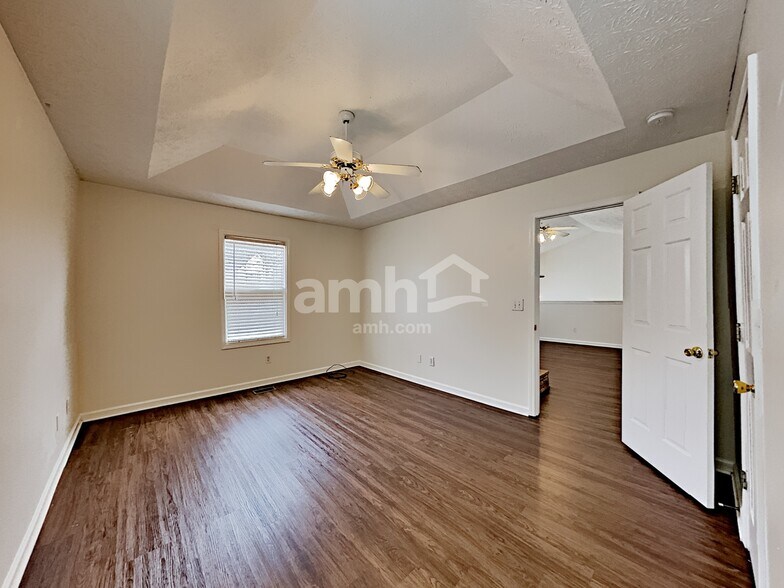 Building Photo - 136 River Walk