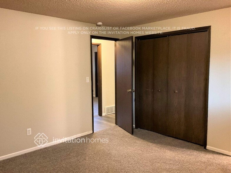 Building Photo - 12239 Oak Tree Pl SW