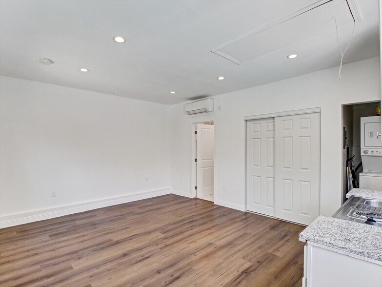Building Photo - 8956 Kramerwood Pl