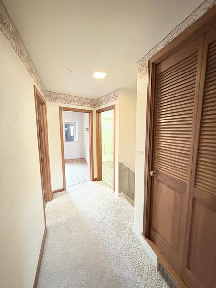 Building Photo - 3627 Hazelhurst Ave