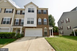 Building Photo - 1211 Ring Bill Loop