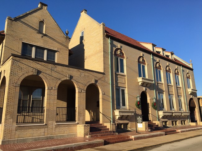 Building Photo - Walnut House Apartments