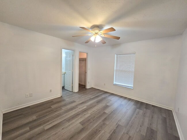 Building Photo - 2 Bedroom 2 Bath w Bonus Room