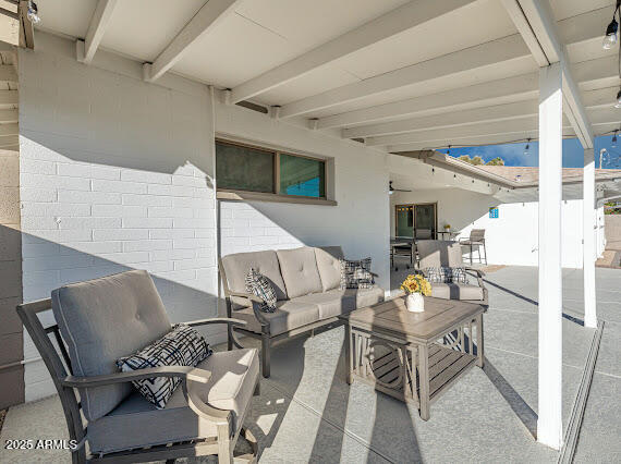Building Photo - 1101 E Balboa Dr