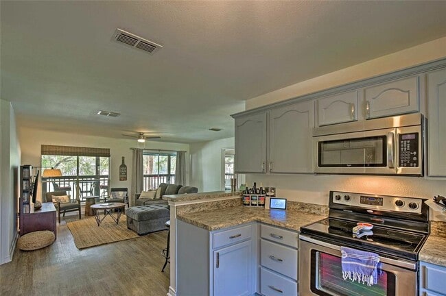 Building Photo - 416 Turtle Ln