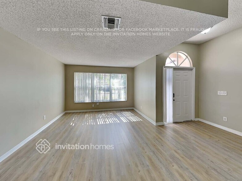 Building Photo - 2833 SW 183rd Ave