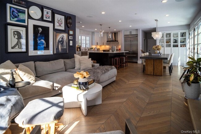 Building Photo - 1144 Post Rd