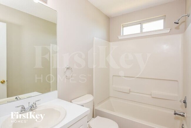 Building Photo - 212 Station Way