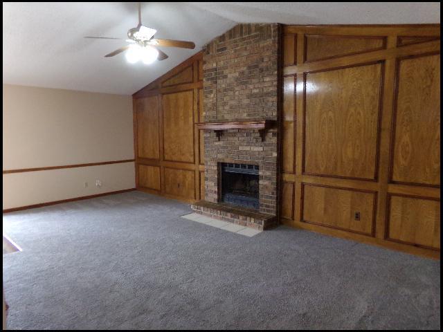 Building Photo - 39 Oak Forest Loop