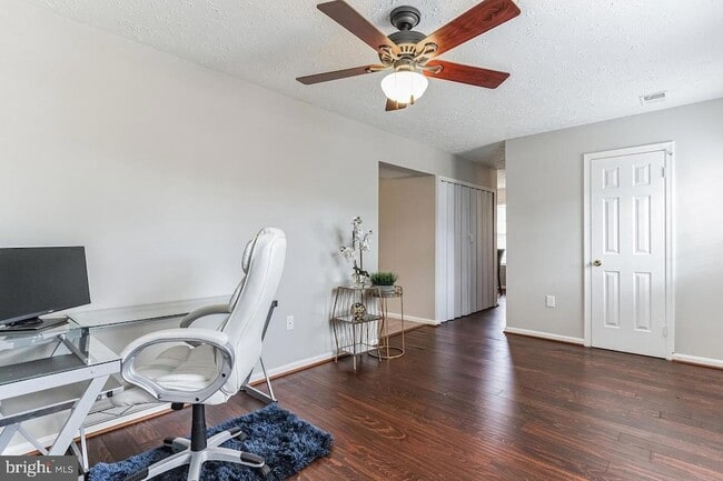 Building Photo - 6103 Red Squirrel Pl