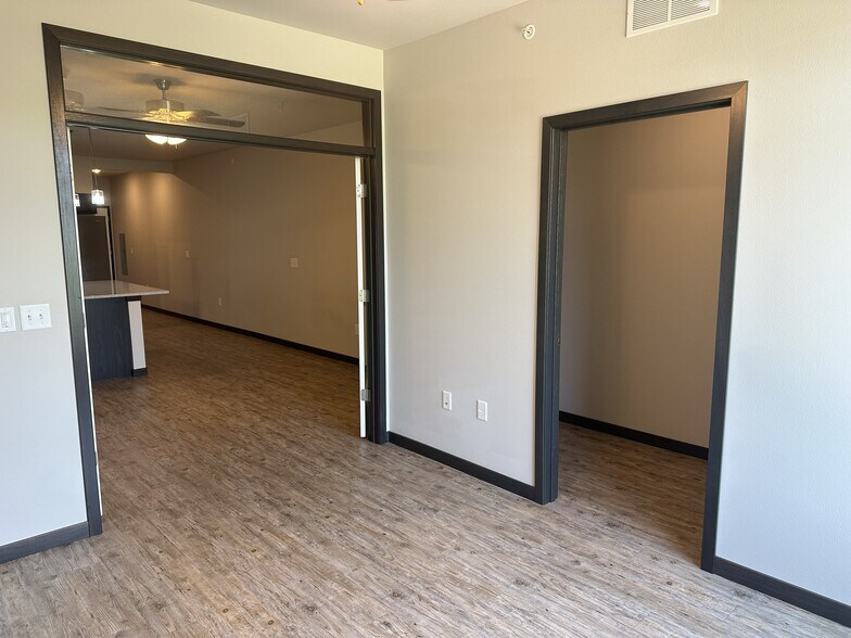 Building Photo - 950 Commercial St