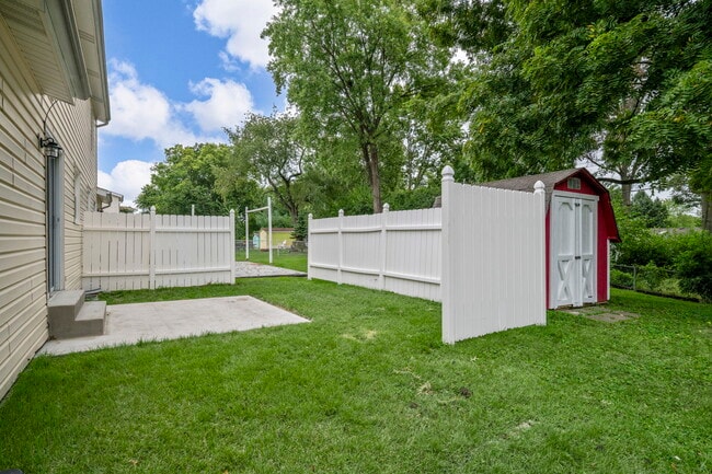 Building Photo - 226 Wolfner Dr