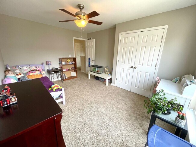 Building Photo - Clifton Heights Townhome!