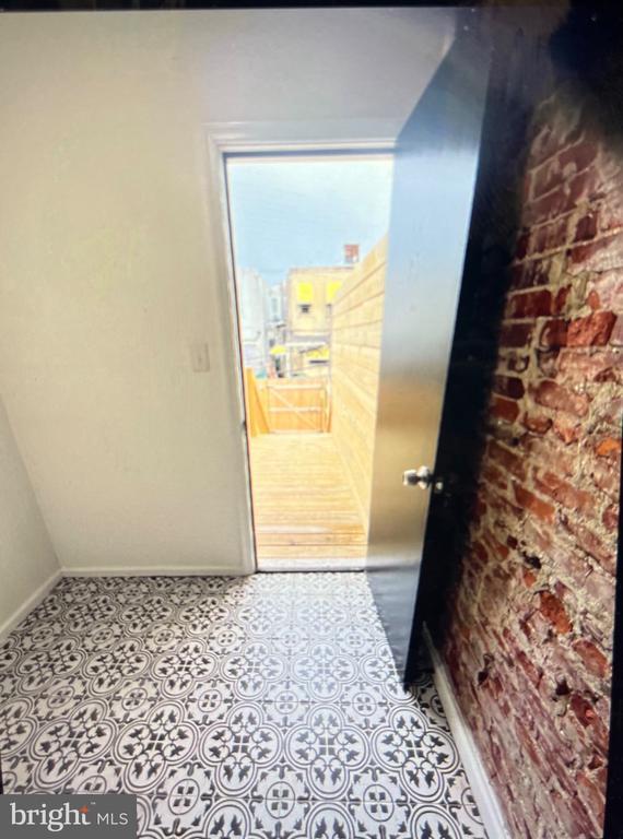 Building Photo - 5320 Kershaw St