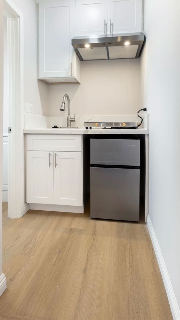 Building Photo - Chi110