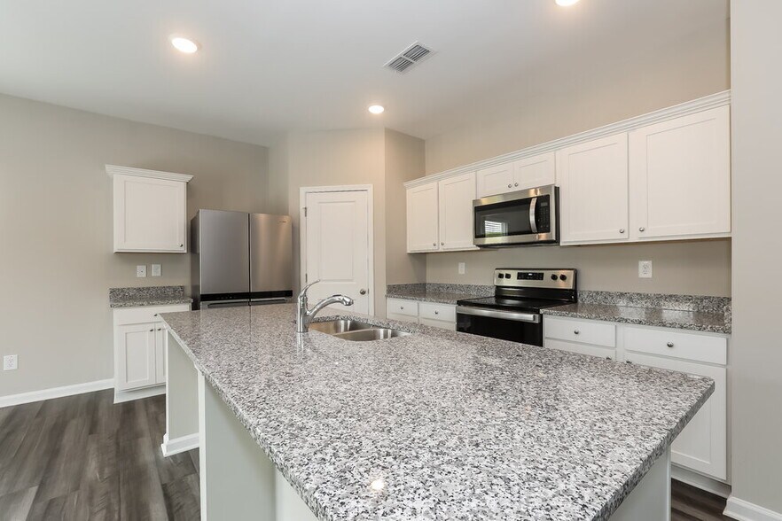 Building Photo - 4054 Kendrick Cir