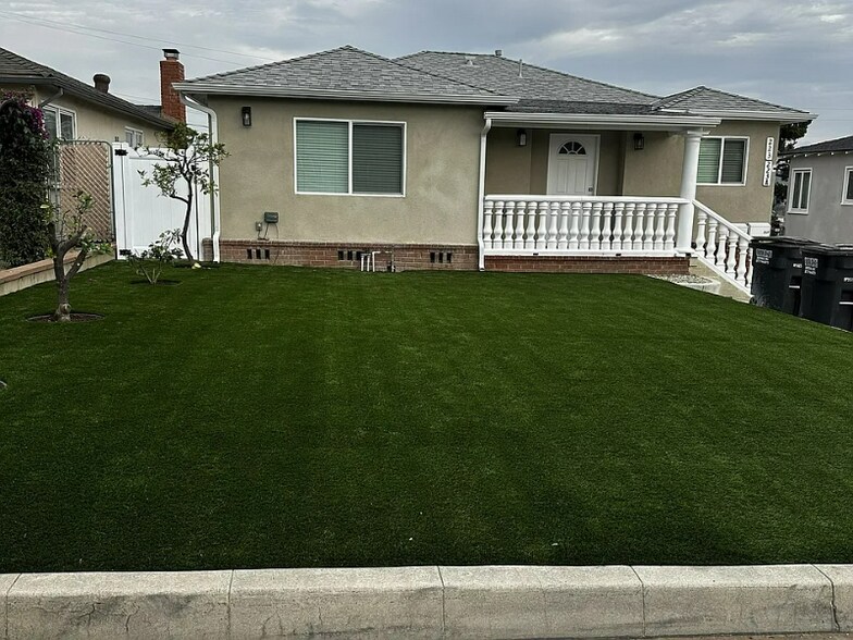 Building Photo - 223 W Gleason St