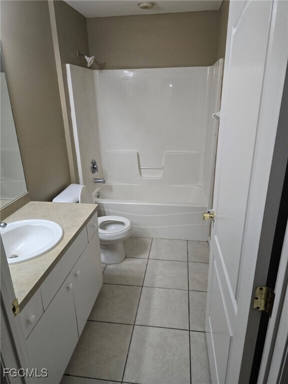 Building Photo - 2421 Churchill Ave N