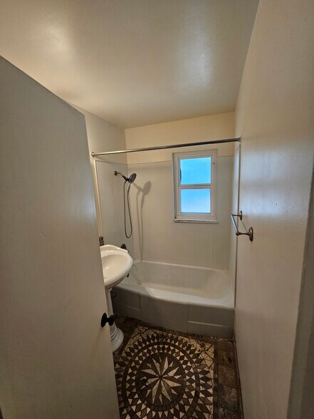 Building Photo - 228 W E St