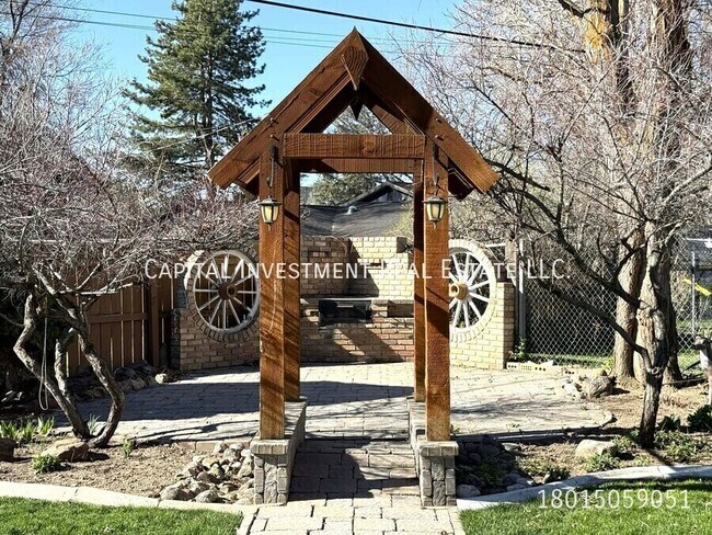 Building Photo - 1640 E 5375 S