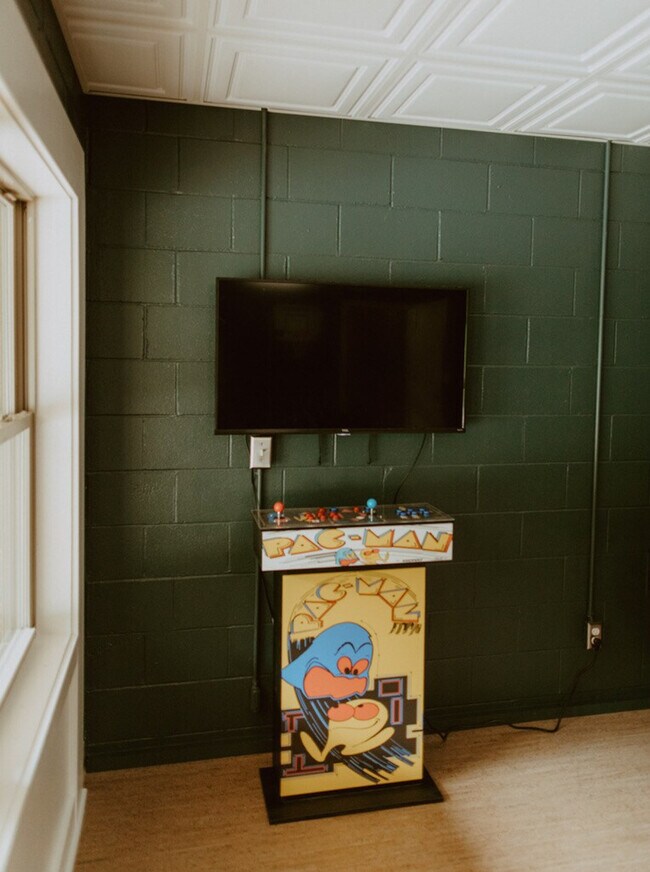 Building Photo - 23120 Bates Rd