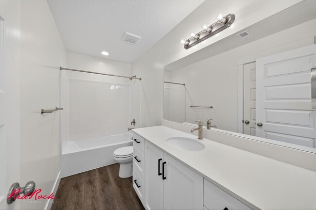 Building Photo - Stunning 4 Bedroom Home in Beautiful Desert Terrace Community