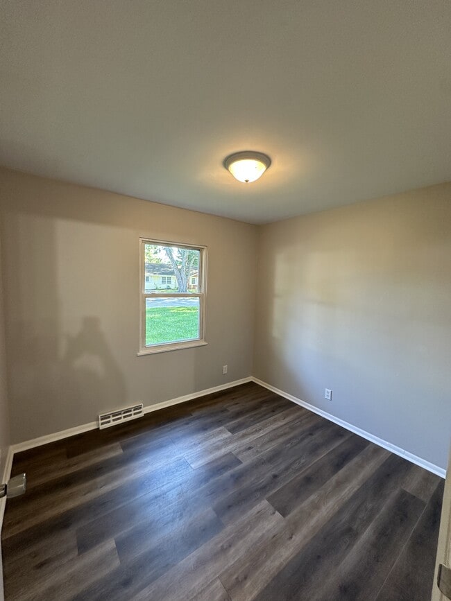 Building Photo - 2303 Bramble Way