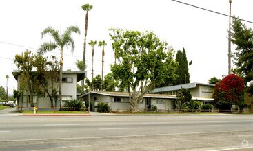 Building Photo - Kona Palms