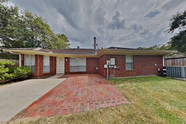 Building Photo - 17514 Hamilwood Dr