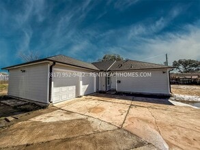 Building Photo - 10242 Fuqua St