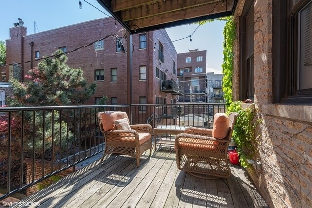 Building Photo - 320 W Evergreen Ave