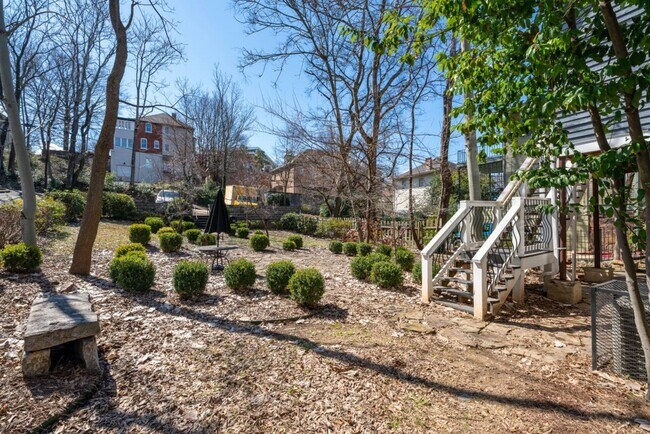 Building Photo - Beautiful 3BR in Birmingham’s Historic Highlands – Don't Miss Out!