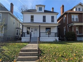 Building Photo - 619 Carpenter St