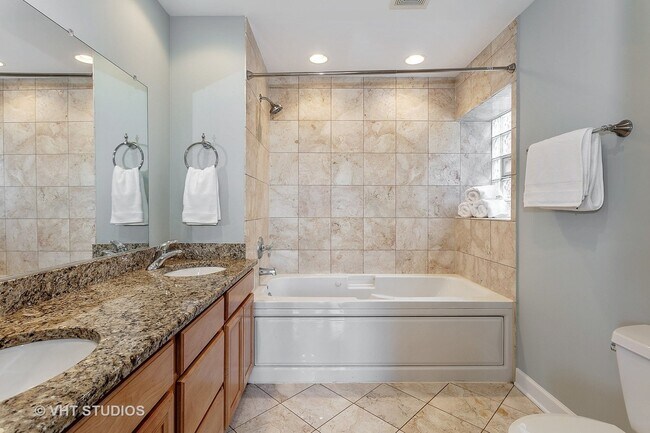 Building Photo - 4936 S Champlain Ave