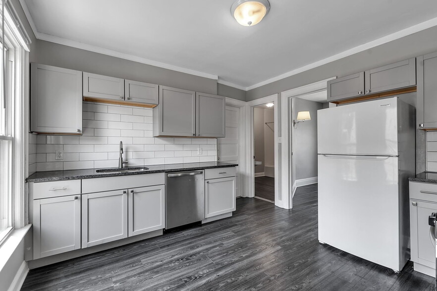 Building Photo - 36 Callodine Ave